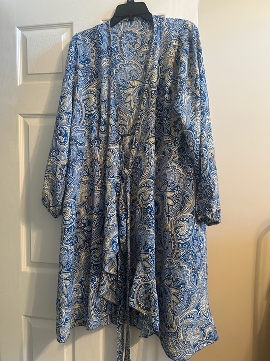 Source Unknown Dresses & Skirts - Source Unknown Blue & White Paisley Tie-Waist Long Sleeve Dress